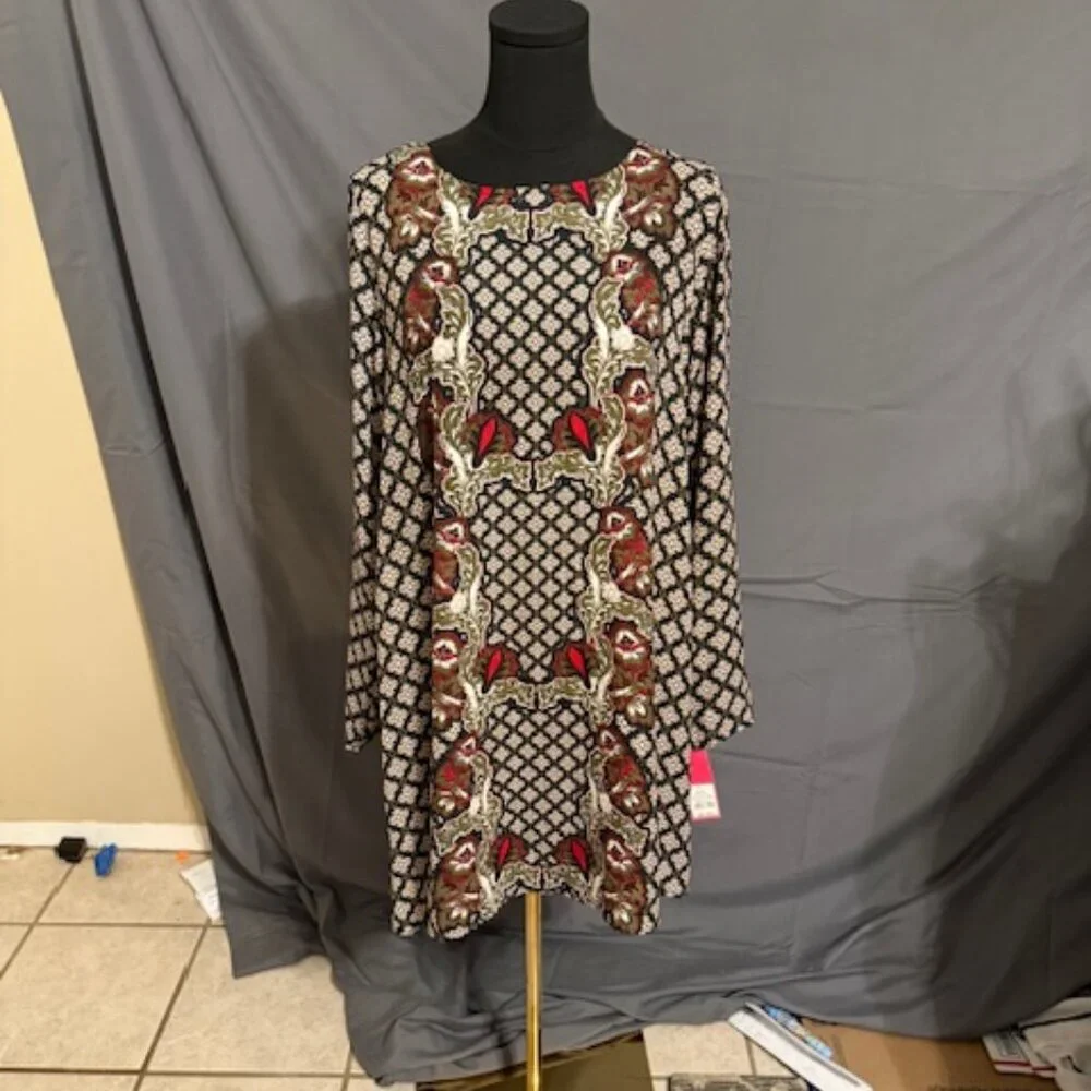NWT XHILARATION Tunic Size L - Picture 1 of 4